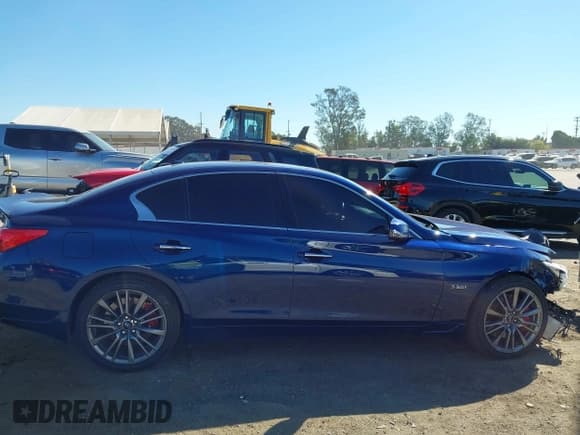 ✅ 2017 Infiniti Q50 Red Sport 400 • VIN: JN1FV7AR4HM870603 • Lot: 43486953. Wystawiony na IAAI z przebiegiem 97 494 mil. Bezpłatny archiwum sprzedaży aukcyjnych z USA i szczegółowy raport historii pojazdu na DreamBid. Zdjęcie 13.