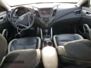 ✅ 2014 Hyundai Veloster Turbo • VIN: KMHTC6AE6EU198211 • Lot: 82399664. Wystawiony na Copart z przebiegiem 117 681 mil. Bezpłatny archiwum sprzedaży aukcyjnych z USA i szczegółowy raport historii pojazdu na DreamBid. Zdjęcie 8.