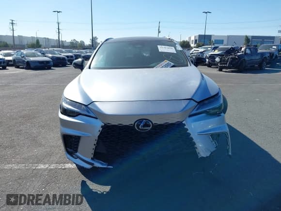 ✅ 2023 Lexus RX 500h F Sport Performance • VIN: 2T2BCMEAXPC010507 • Lot: 41383030. Wystawiony na IAAI z przebiegiem 10 075 mil. Bezpłatny archiwum sprzedaży aukcyjnych z USA i szczegółowy raport historii pojazdu na DreamBid. Zdjęcie 13.
