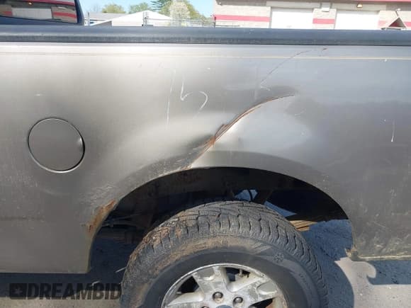 ✅ 2003 Ford F-150 XL • VIN: 1FTRX18W33NA17822 • Lot: 42250184. Listed on IAAI with 202,816 mi. Free auction sales archive from the USA and detailed vehicle history report at DreamBid. Image 6.