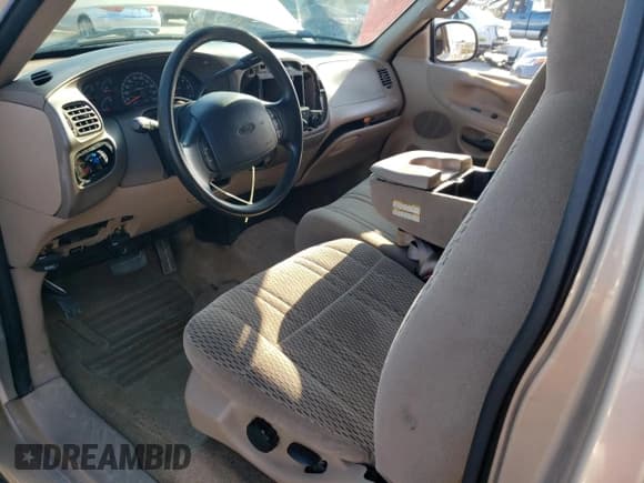 ✅ 1997 Ford F-250 • VIN: 1FTFX27L9VND44857 • Lot: 62461124. Wystawiony na Copart z przebiegiem 135 081 mil. Bezpłatny archiwum sprzedaży aukcyjnych z USA i szczegółowy raport historii pojazdu na DreamBid. Zdjęcie 8.