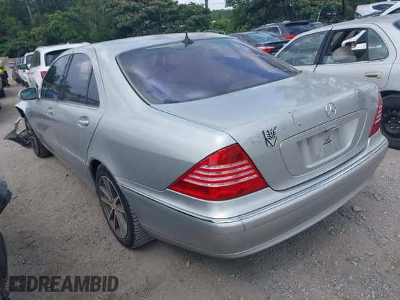 ✅ 2006 Mercedes-Benz S 350 • VIN: WDBNF67J56A477191 • Lot: 42496563. Wystawiony na IAAI z przebiegiem 193 897 mil. Bezpłatny archiwum sprzedaży aukcyjnych z USA i szczegółowy raport historii pojazdu na DreamBid. Zdjęcie 3.