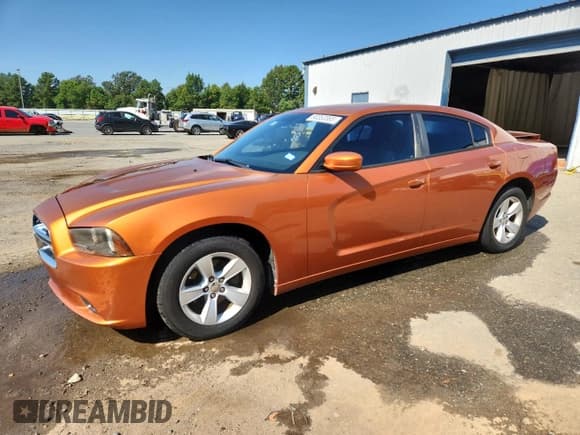 ✅ 2011 Dodge Charger Rallye • VIN: 2B3CL3CG2BH549374 • Лот: 80353365. Опубликован ранее на Copart с пробегом 178 498 миль. Бесплатный доступ к архиву аукционных продаж из США и подробный отчёт об истории автомобиля на DreamBid. Изображение 1.