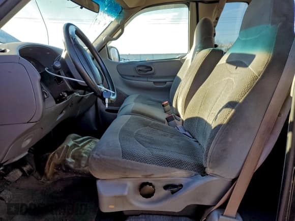 ✅ 1999 Ford F-150 • VIN: 1FTRX18W6XNA39920 • Lot: 93824515. Wystawiony na Copart z przebiegiem Nie podano. Bezpłatny archiwum sprzedaży aukcyjnych z USA i szczegółowy raport historii pojazdu na DreamBid. Zdjęcie 7.