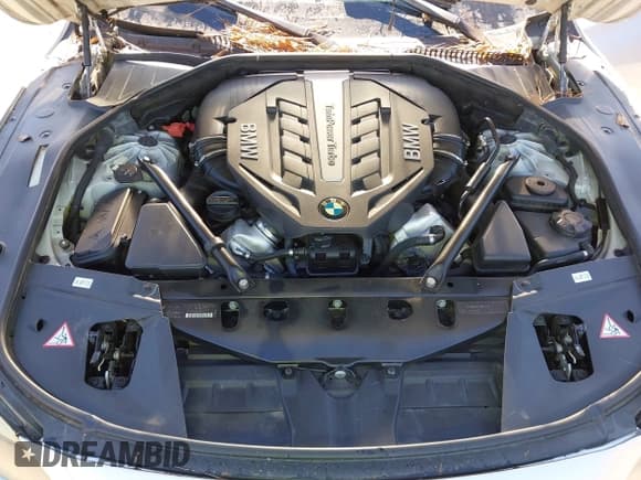 ✅ 2012 BMW 7 Series 750i • VIN: WBAKA8C51CCY37674 • Лот: 43500482. Опубликован ранее на IAAI с пробегом 151 052 миль. Бесплатный доступ к архиву аукционных продаж из США и подробный отчёт об истории автомобиля на DreamBid. Изображение 10.