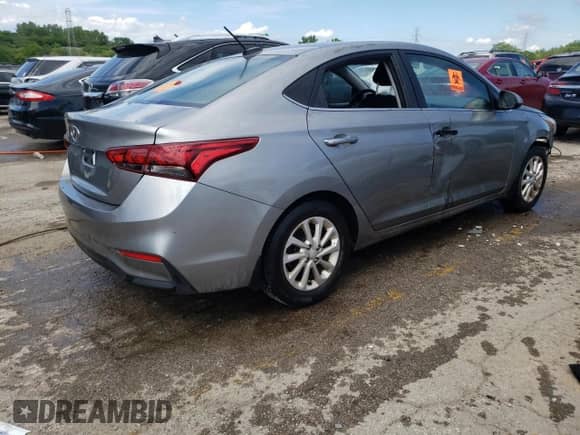 ✅ 2022 Hyundai Accent SEL • VIN: 3KPC24A65NE156339 • Lot: 61347464. Wystawiony na Copart z przebiegiem Nie podano mil. Skorzystaj z bezpłatnego archiwum sprzedaży aukcyjnych z USA i zobacz szczegółowy raport historii pojazdu na DreamBid. Zdjęcie 3.