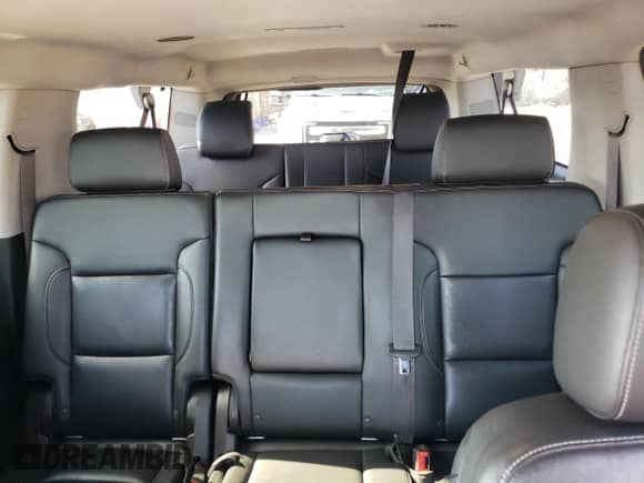 2015 Chevrolet Suburban LT z VIN 1GNSKJKC1FR570312, wystawiony jako Copart lot #71025264 z przebiegiem 385 638 mil mil oraz Szkoda całkowita • Salvage title. Historia ofert i sprzedaży dostępna na DreamBid. Obrazek 10.