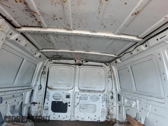 ✅ 2002 Ford Econoline Cargo • VIN: 1FTNE242X2HB09357 • Lot: 90965425. Wystawiony na Copart z przebiegiem 310 437 mil. Bezpłatny archiwum sprzedaży aukcyjnych z USA i szczegółowy raport historii pojazdu na DreamBid. Zdjęcie 10.