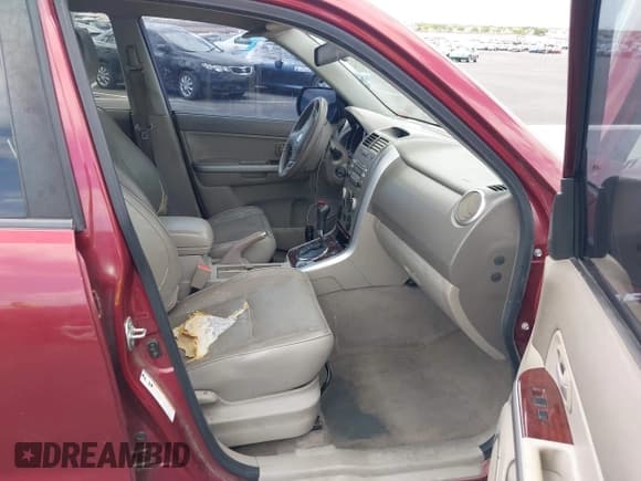 ✅ 2008 Suzuki Grand Vitara Luxury • VIN: JS3TE947684100216 • Lot: 43063527. Listed on IAAI with 124,721 mi. Free auction sales archive from the USA and detailed vehicle history report at DreamBid. Image 5.