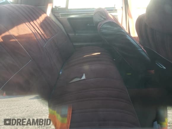 ✅ 1983 Oldsmobile Cutlass Supreme • VIN: 1G3AR69A9DM427751 • Lot: 83836874. Wystawiony na Copart z przebiegiem 16 660 mil. Bezpłatny archiwum sprzedaży aukcyjnych z USA i szczegółowy raport historii pojazdu na DreamBid. Zdjęcie 10.