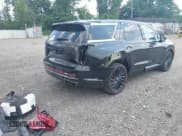 ✅ 2024 Hyundai Palisade Calligraphy • VIN: KM8R7DGE3RU762624 • Lot: 42566891. Listed on IAAI with 5,742 mi. Free auction sales archive from the USA and detailed vehicle history report at DreamBid. Image 4.