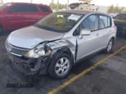 ✅ 2007 Nissan Versa SL • VIN: 3N1BC13E77L355633 • Lot: 42842604. Wystawiony na IAAI z przebiegiem 170 422 mil. Bezpłatny archiwum sprzedaży aukcyjnych z USA i szczegółowy raport historii pojazdu na DreamBid. Zdjęcie 18.