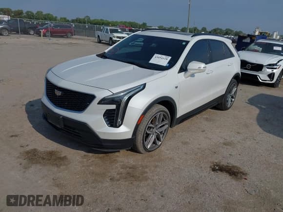 ✅ 2019 Cadillac XT4 FWD Sport • VIN: 1GYFZER49KF126886 • Lot: 43054118. Listed on IAAI with 169,970 mi. Free auction sales archive from the USA and detailed vehicle history report at DreamBid. Image 2.