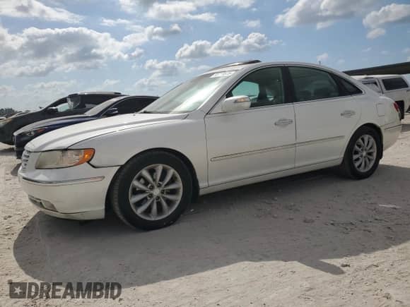 2008 Hyundai Azera Limited z VIN KMHFC46F48A290555, wystawiony jako Copart lot #53719575 z przebiegiem 100 722 mil mil oraz Szkoda całkowita • Salvage title. Historia ofert i sprzedaży dostępna na DreamBid. Obrazek 1.