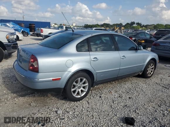 ✅ 2004 Volkswagen Passat GLS • VIN: WVWPE63B04P326636 • Lot: 60062325. Wystawiony na Copart z przebiegiem 117 498 mil. Bezpłatny archiwum sprzedaży aukcyjnych z USA i szczegółowy raport historii pojazdu na DreamBid. Zdjęcie 3.