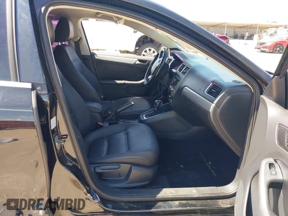 ✅ 2012 Volkswagen Jetta TDI w/Premium & Nav • VIN: 3VWLL7AJ0CM410008 • Lot: 43011566. Listed on IAAI with 207,018 mi. Free auction sales archive from the USA and detailed vehicle history report at DreamBid. Image 5.