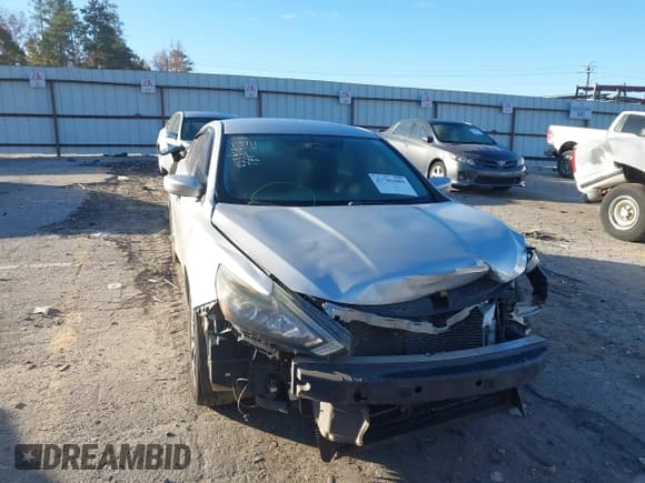 ✅ 2017 Nissan Altima SR • VIN: 1N4AL3AP1HC276194 • Lot: 43702089. Listed on IAAI with 212,712 mi. Free auction sales archive from the USA and detailed vehicle history report at DreamBid. Image 1.