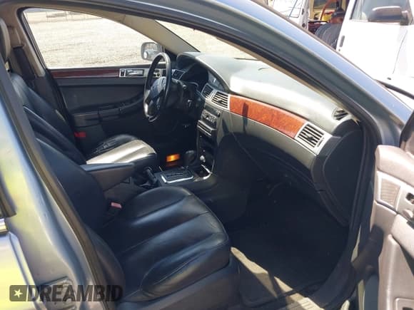 ✅ 2005 Chrysler Pacifica Touring • VIN: 2C4GF68475R272159 • Lot: 42615389. Listed on IAAI with 121,160 mi. Free auction sales archive from the USA and detailed vehicle history report at DreamBid. Image 5.