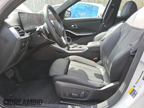 ✅ 2024 BMW 3 Series 330e xDrive • VIN: 3MW39FS04R8E39124 • Лот: 50041375. Опубликован ранее на Copart с пробегом 23 236 миль. Бесплатный доступ к архиву аукционных продаж из США и подробный отчёт об истории автомобиля на DreamBid. Изображение 7.