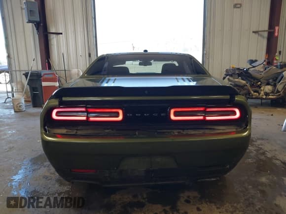 ✅ 2018 Dodge Challenger R/T • VIN: 2C3CDZBT6JH328084 • Лот: 42148701. Опубликован ранее на IAAI с пробегом 175 338 миль. Бесплатный доступ к архиву аукционных продаж из США и подробный отчёт об истории автомобиля на DreamBid. Изображение 16.