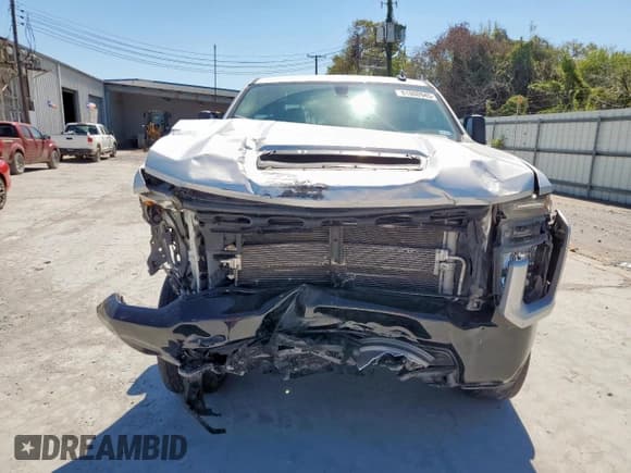 ✅ 2023 Chevrolet Silverado 2500HD Custom • VIN: 2GC4YMEY5P1717251 • Лот: 81000945. Опубликован ранее на Copart с пробегом 80 711 миль. Бесплатный доступ к архиву аукционных продаж из США и подробный отчёт об истории автомобиля на DreamBid. Изображение 5.