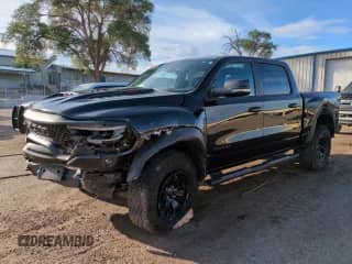 2024 Ram 1500 TRX z VIN 1C6SRFU9XRN101287, wystawiony jako Copart lot #61864905 z przebiegiem 17 602 mil mil oraz Szkoda całkowita • Salvage title. Historia ofert i sprzedaży dostępna na DreamBid. Obrazek 1.