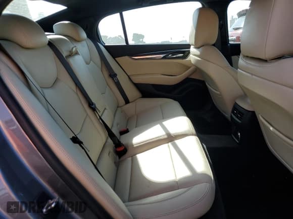 ✅ 2020 Cadillac CT5 Luxury • VIN: 1G6DW5RK5L0154843 • Lot: 70513433. Wystawiony na Copart z przebiegiem 25 187 mil. Bezpłatny archiwum sprzedaży aukcyjnych z USA i szczegółowy raport historii pojazdu na DreamBid. Zdjęcie 10.