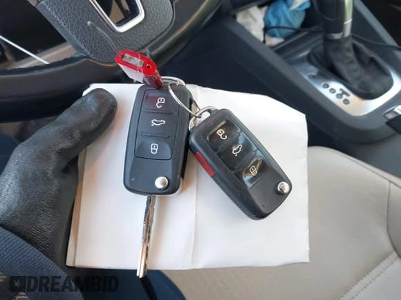 ✅ 2012 Volkswagen Jetta TDI • VIN: 3VWLL7AJ0CM329171 • Lot: 43682684. Wystawiony na IAAI z przebiegiem 214 611 mil. Bezpłatny archiwum sprzedaży aukcyjnych z USA i szczegółowy raport historii pojazdu na DreamBid. Zdjęcie 11.