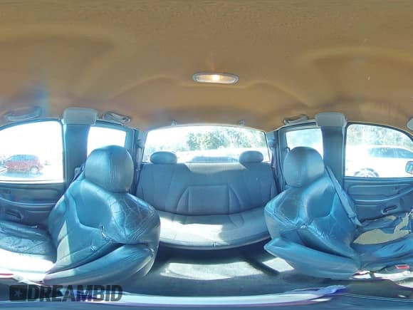 ✅ 2000 Chevrolet Silverado 1500 • VIN: 2GCEC19W4Y1391275 • Лот: 92792825. Опубликован ранее на Copart с пробегом 110 262 миль. Бесплатный доступ к архиву аукционных продаж из США и подробный отчёт об истории автомобиля на DreamBid. Изображение 15.