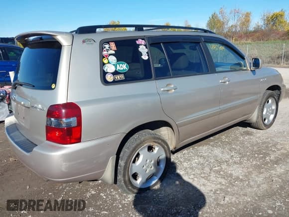 ✅ 2005 Toyota Highlander • VIN: JTEEP21AX50070712 • Lot: 43425084. Wystawiony na IAAI z przebiegiem 125 736 mil. Bezpłatny archiwum sprzedaży aukcyjnych z USA i szczegółowy raport historii pojazdu na DreamBid. Zdjęcie 4.