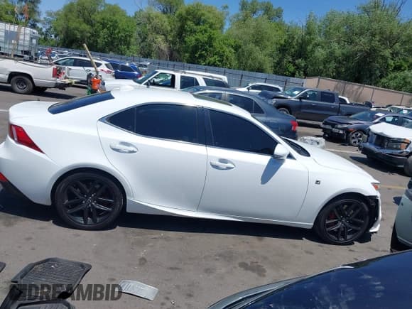 ✅ 2014 Lexus IS 350 • VIN: JTHCE1D23E5004892 • Lot: 42401727. Wystawiony na IAAI z przebiegiem 182 136 mil. Bezpłatny archiwum sprzedaży aukcyjnych z USA i szczegółowy raport historii pojazdu na DreamBid. Zdjęcie 13.