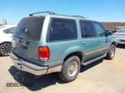 ✅ 1998 Ford Explorer XL • VIN: 1FMZU34EXWZA91412 • Lot: 42917711. Wystawiony na IAAI z przebiegiem 138 651 mil. Bezpłatny archiwum sprzedaży aukcyjnych z USA i szczegółowy raport historii pojazdu na DreamBid. Zdjęcie 4.