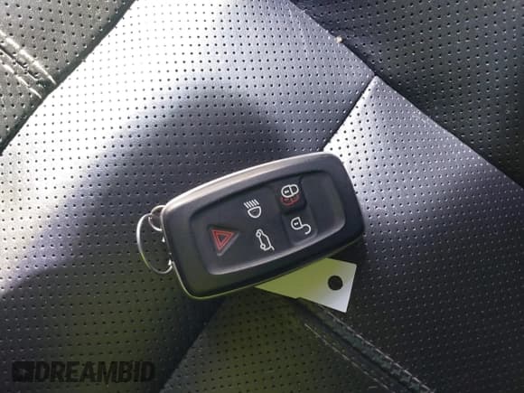 ✅ 2011 Land Rover Range Rover Sport HSE Lux • VIN: SALSK2D41BA711966 • Lot: 42825979. Listed on IAAI with 184,922 mi. Free auction sales archive from the USA and detailed vehicle history report at DreamBid. Image 11.