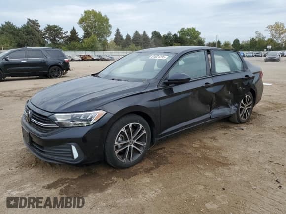 ✅ 2022 Volkswagen Jetta Sport • VIN: 3VWBM7BU5NM033535 • Lot: 83799095. Wystawiony na Copart z przebiegiem 33 393 mil. Bezpłatny archiwum sprzedaży aukcyjnych z USA i szczegółowy raport historii pojazdu na DreamBid. Zdjęcie 1.