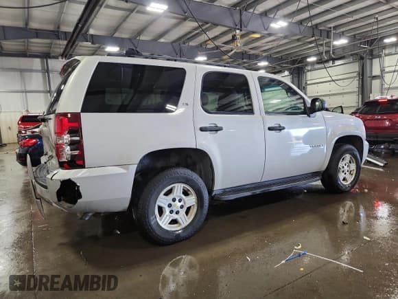 ✅ 2007 Chevrolet Tahoe LT • VIN: 1GNEK13007J138991 • Lot: 83954765. Wystawiony na Copart z przebiegiem 182 782 mil. Bezpłatny archiwum sprzedaży aukcyjnych z USA i szczegółowy raport historii pojazdu na DreamBid. Zdjęcie 3.