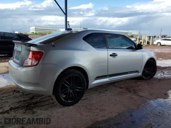 ✅ 2013 Scion tC • VIN: JTKJF5C79D3054323 • Lot: 93538125. Wystawiony na Copart z przebiegiem 132 407 mil. Bezpłatny archiwum sprzedaży aukcyjnych z USA i szczegółowy raport historii pojazdu na DreamBid. Zdjęcie 3.