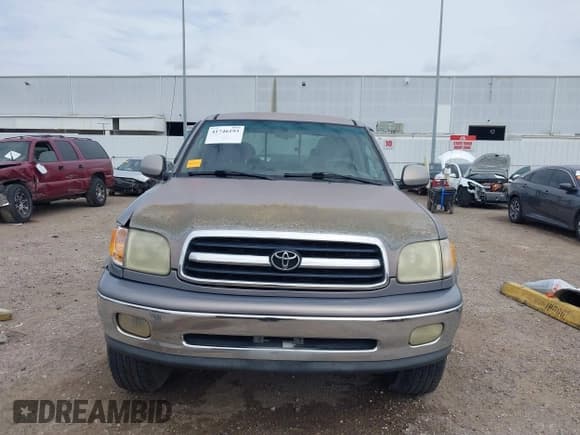 ✅ 2002 Toyota Tundra Limited • VIN: 5TBRT38192S309195 • Lot: 41746193. Listed on IAAI with 385,458 mi. Free auction sales archive from the USA and detailed vehicle history report at DreamBid. Image 12.