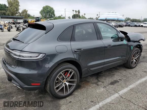 ✅ 2024 Porsche Macan S • VIN: WP1AG2A56RLB39016 • Lot: 70560485. Wystawiony na Copart z przebiegiem 7 849 mil. Bezpłatny archiwum sprzedaży aukcyjnych z USA i szczegółowy raport historii pojazdu na DreamBid. Zdjęcie 3.