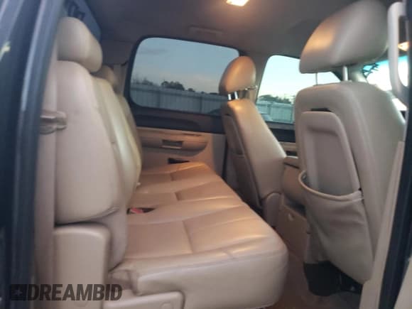 ✅ 2010 Chevrolet Silverado 1500 • VIN: 3GCRKSE25AG193461 • Лот: 80661854. Опубликован ранее на Copart с пробегом 174 434 миль. Бесплатный доступ к архиву аукционных продаж из США и подробный отчёт об истории автомобиля на DreamBid. Изображение 10.