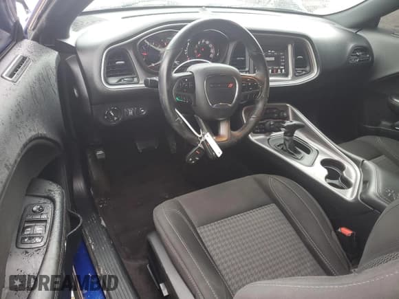 ✅ 2019 Dodge Challenger SXT • VIN: 2C3CDZAG8KH525666 • Lot: 90649955. Wystawiony na Copart z przebiegiem 95 991 mil. Bezpłatny archiwum sprzedaży aukcyjnych z USA i szczegółowy raport historii pojazdu na DreamBid. Zdjęcie 8.