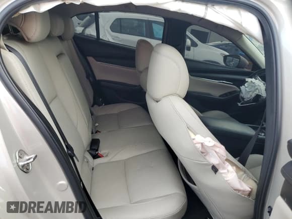 ✅ 2022 Mazda 3 Carbon Edition • VIN: 3MZBPACL9NM314506 • Lot: 61711325. Listed on Copart with 55,940 mi. Free auction sales archive from the USA and detailed vehicle history report at DreamBid. Image 10.