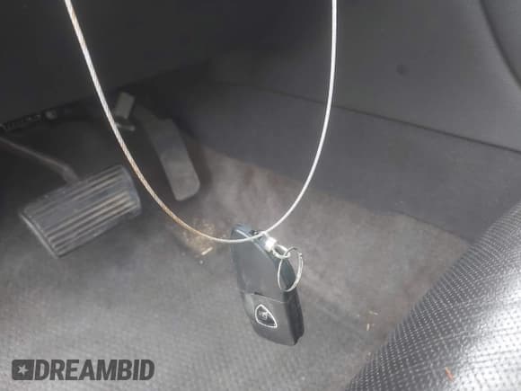 ✅ 2008 Cadillac Escalade • VIN: 1GYEC638X8R132914 • Lot: 42743713. Wystawiony na IAAI z przebiegiem 231 802 mil. Bezpłatny archiwum sprzedaży aukcyjnych z USA i szczegółowy raport historii pojazdu na DreamBid. Zdjęcie 11.