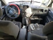 ✅ 2017 Jeep Patriot Latitude • VIN: 1C4NJPFB4HD182889 • Лот: 80403725. Опубликован ранее на Copart с пробегом Не указан. Бесплатный доступ к архиву аукционных продаж из США и подробный отчёт об истории автомобиля на DreamBid. Изображение 8.