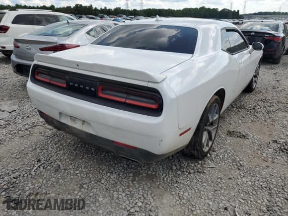 ✅ 2015 Dodge Challenger R/T Plus • VIN: 2C3CDZBT3FH723783 • Lot: 56345183. Wystawiony na Copart z przebiegiem Nie podano. Bezpłatny archiwum sprzedaży aukcyjnych z USA i szczegółowy raport historii pojazdu na DreamBid. Zdjęcie 3.