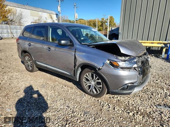 ✅ 2018 Mitsubishi Outlander ES • VIN: JA4AZ3A31JZ059263 • Лот: 91718745. Опубликован ранее на Copart с пробегом 260 682 миль. Бесплатный доступ к архиву аукционных продаж из США и подробный отчёт об истории автомобиля на DreamBid. Изображение 4.