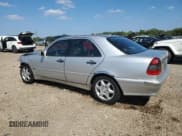 ✅ 2000 Mercedes-Benz C 230/260/280/320 • VIN: WDBHA29G0YA857211 • Lot: 71656405. Wystawiony na Copart z przebiegiem 121 674 mil. Bezpłatny archiwum sprzedaży aukcyjnych z USA i szczegółowy raport historii pojazdu na DreamBid. Zdjęcie 2.