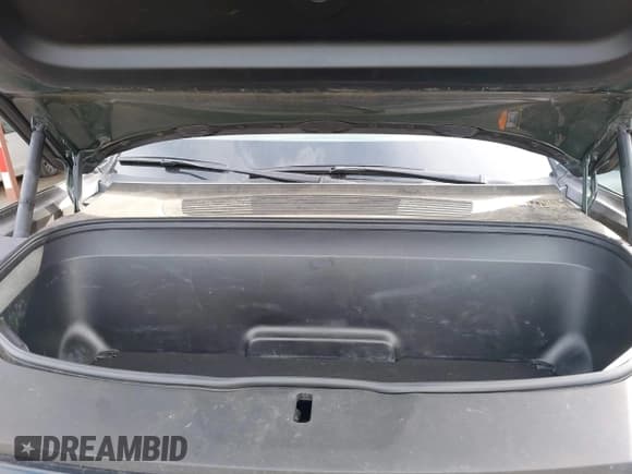 ✅ 2023 Rivian R1T Launch Edition • VIN: 7FCTGAAL6PN025290 • Lot: 41657911. Listed on IAAI with 47,172 mi. Free auction sales archive from the USA and detailed vehicle history report at DreamBid. Image 10.