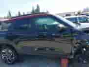 2025 Chevrolet TrailBlazer RS с VIN KL79MUSL5SB050987, выставлен на аукционе IAAI как лот 42211679 с пробегом 5 538 миль миль и . История ставок и продаж доступна на DreamBid. Изображение 14.