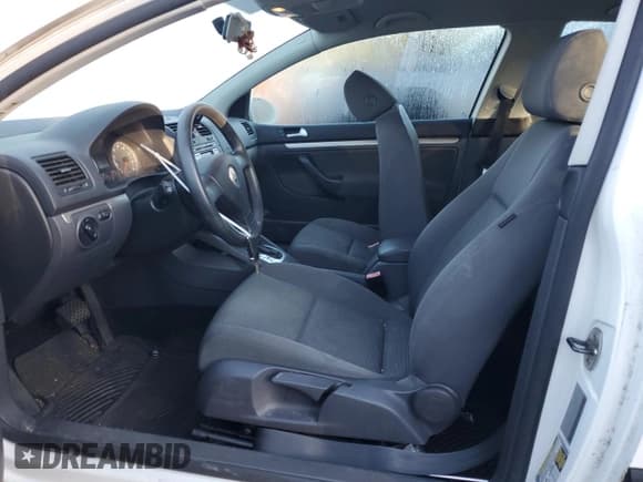 ✅ 2008 Volkswagen Rabbit S • VIN: WVWBB71KX8W342379 • Лот: 75039444. Опубликован ранее на Copart с пробегом 141 884 миль. Бесплатный доступ к архиву аукционных продаж из США и подробный отчёт об истории автомобиля на DreamBid. Изображение 7.