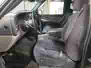 2001 Chevrolet Suburban LT z VIN 1GNEC16T71J275694, wystawiony jako Copart lot #78269254 z przebiegiem 141 219 mil mil oraz Szkoda całkowita • Salvage title. Historia ofert i sprzedaży dostępna na DreamBid. Obrazek 7.